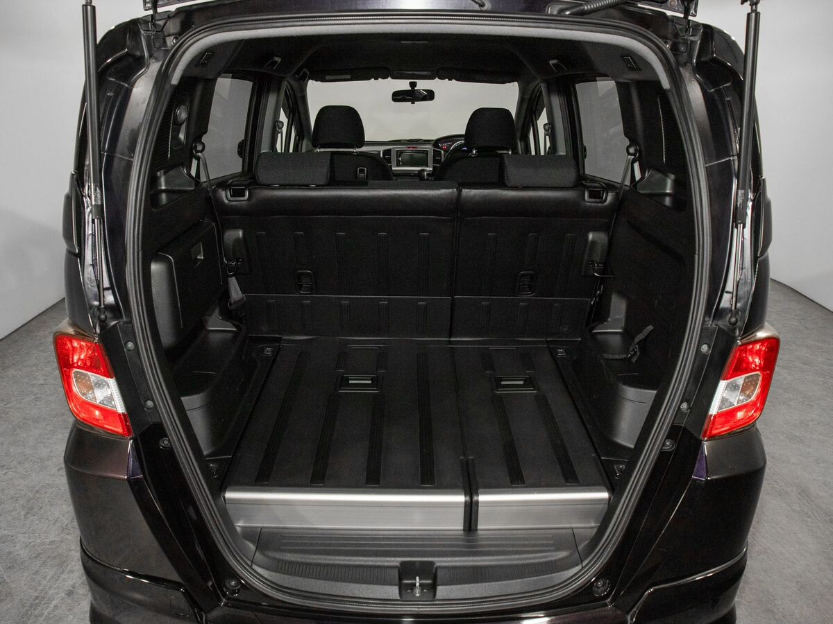 Honda Freed 2011 - фото автомобиля