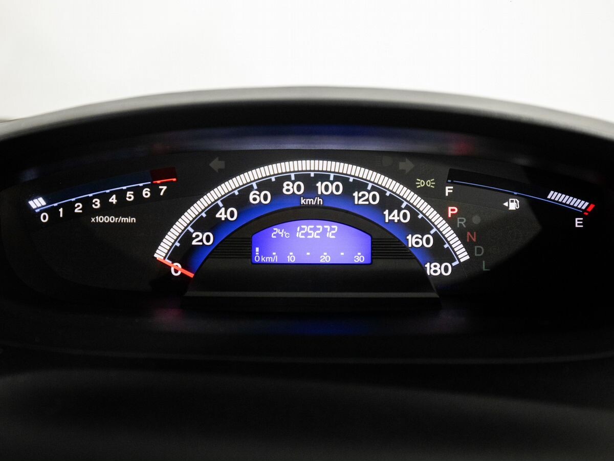 Honda Freed 2011 - фото автомобиля