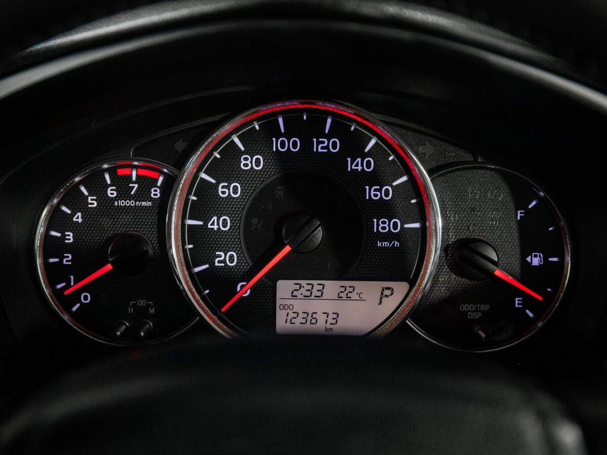 Toyota Corolla Fielder 2015 - фото автомобиля