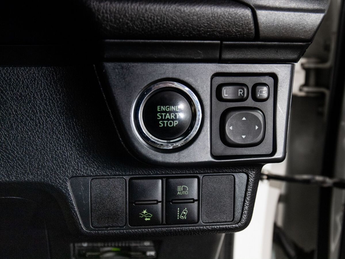 Toyota Corolla Fielder 2015 - фото автомобиля