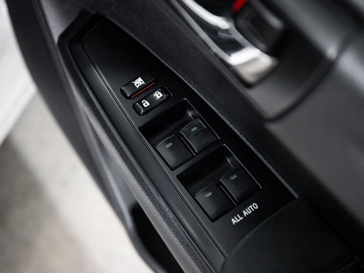 Toyota Corolla Fielder 2015 - фото автомобиля