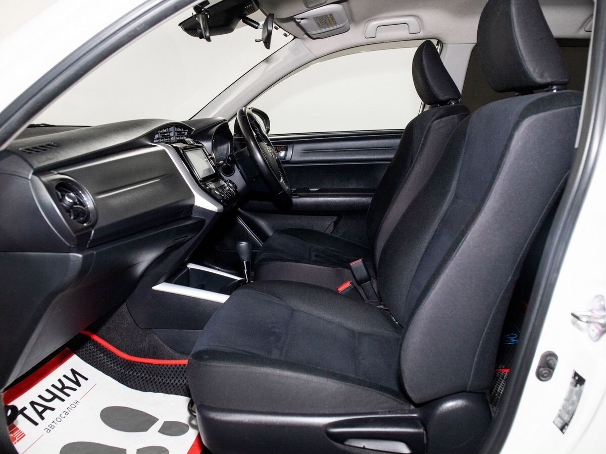 Toyota Corolla Fielder 2015 - фото автомобиля