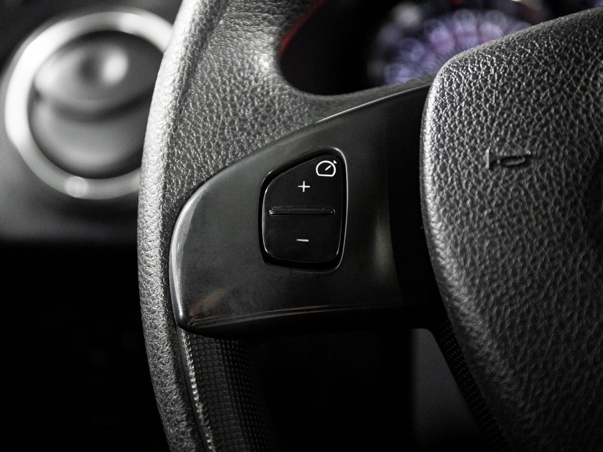 Renault Sandero 2017 - фото автомобиля