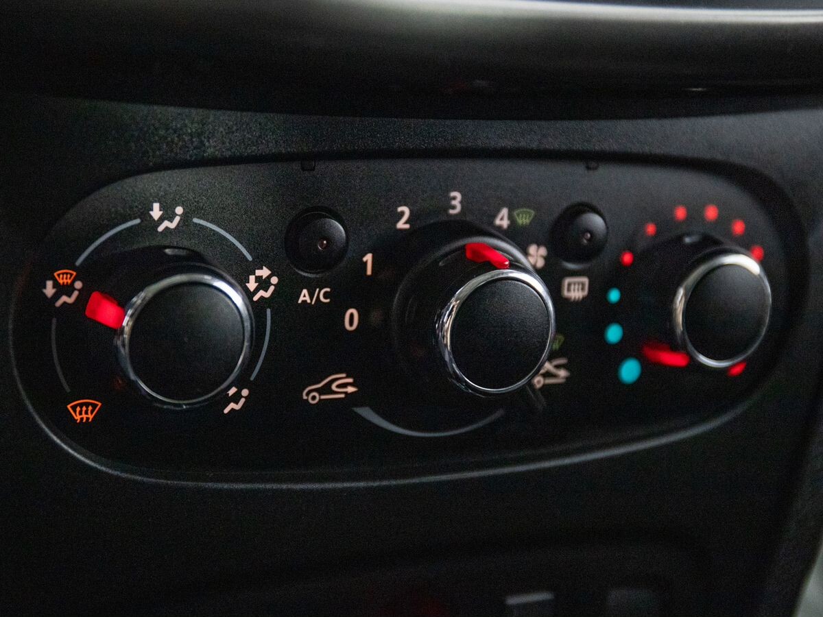 Renault Sandero 2017 - фото автомобиля