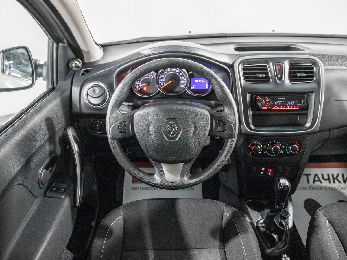 Renault Sandero 2017 - фото автомобиля