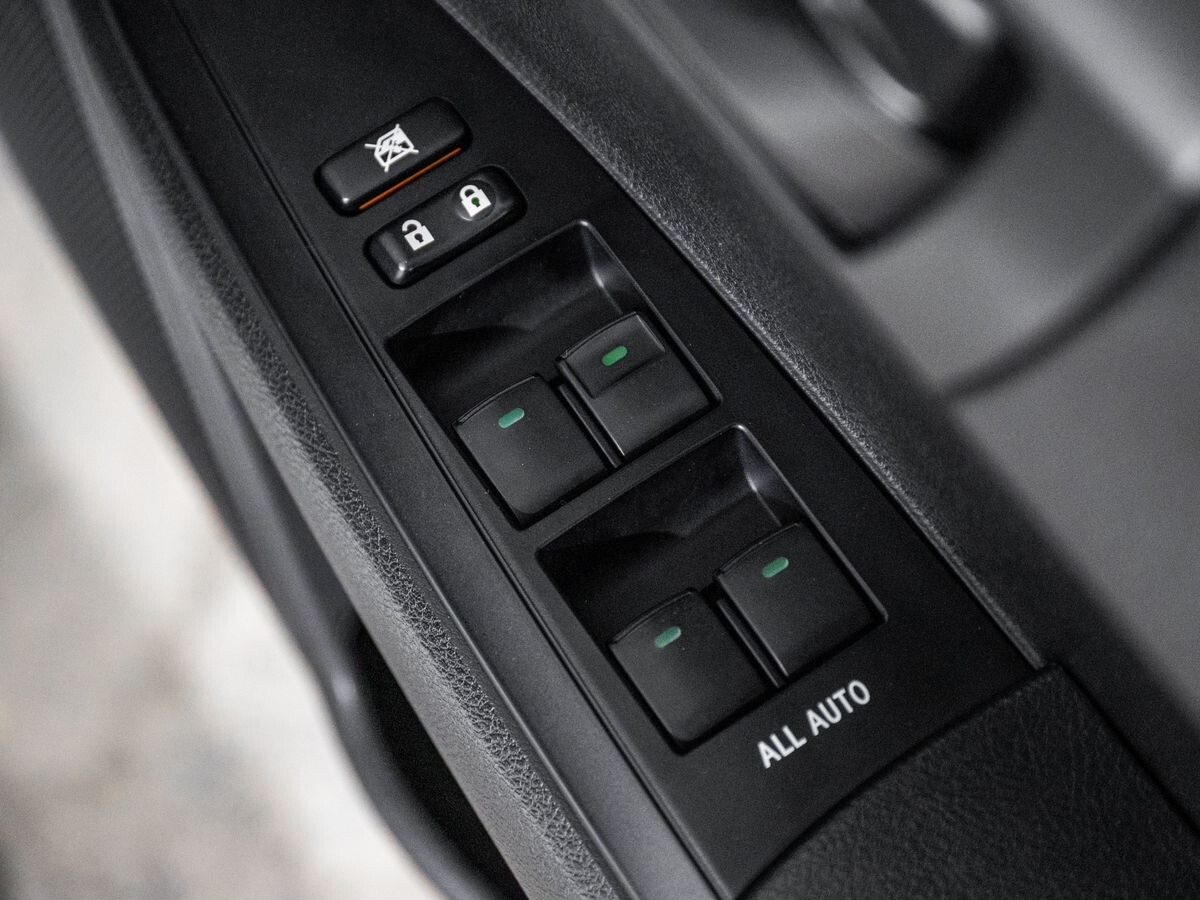 Toyota Corolla 2017 - фото автомобиля