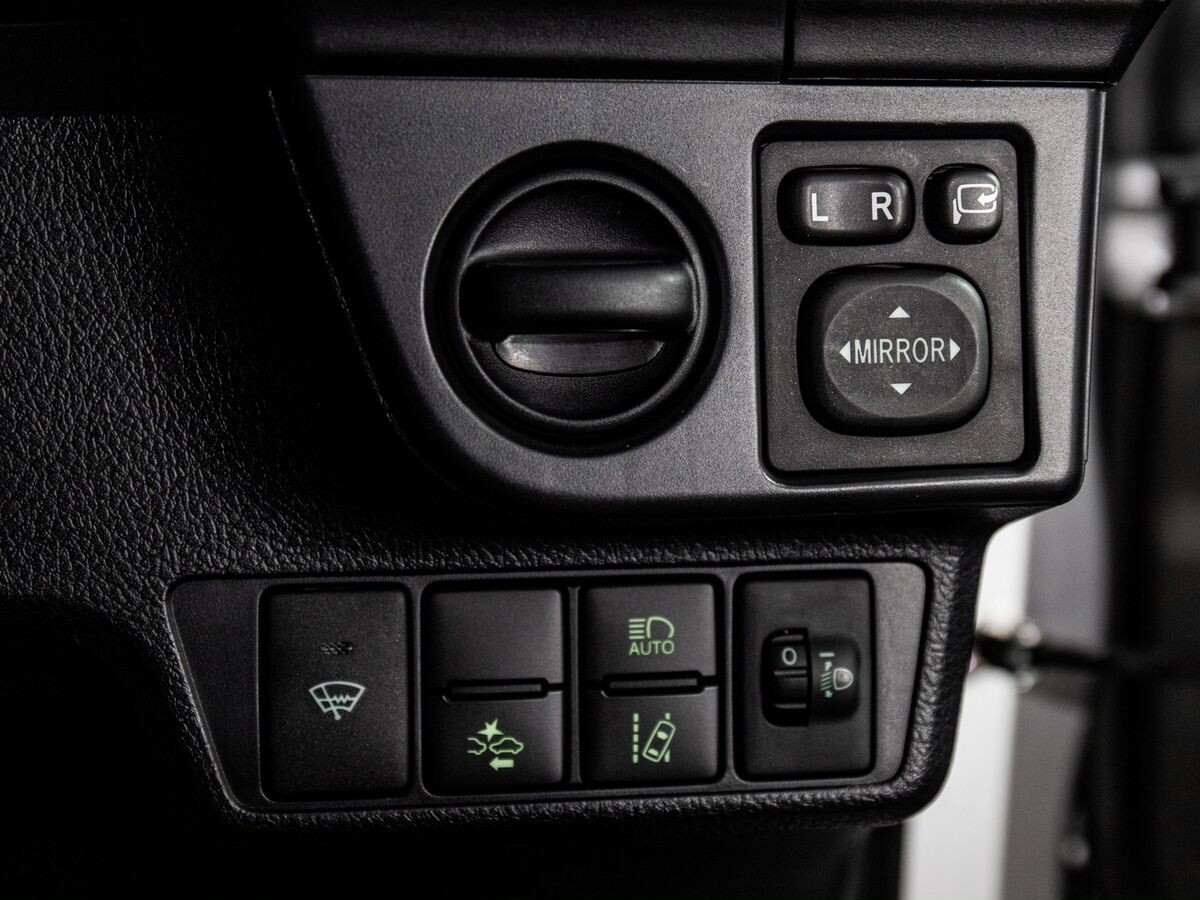 Toyota Corolla 2017 - фото автомобиля