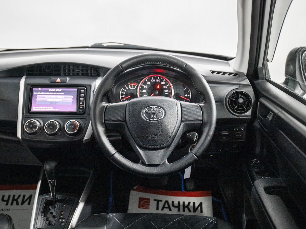 Toyota Corolla 2017 - фото автомобиля