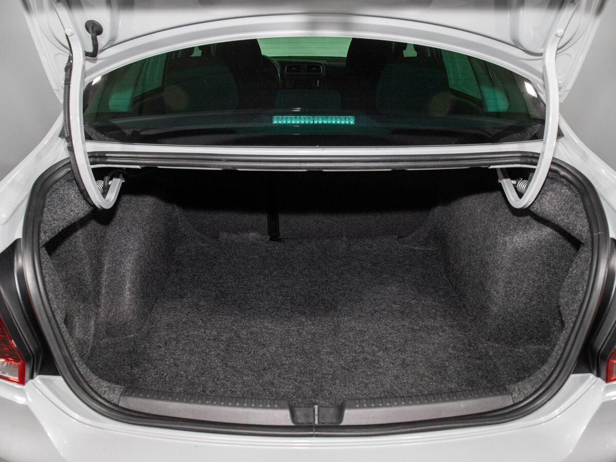 Volkswagen Polo 2019 - фото автомобиля