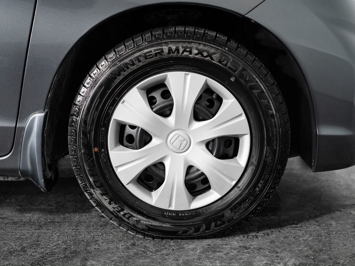 Honda Freed 2011 - фото автомобиля