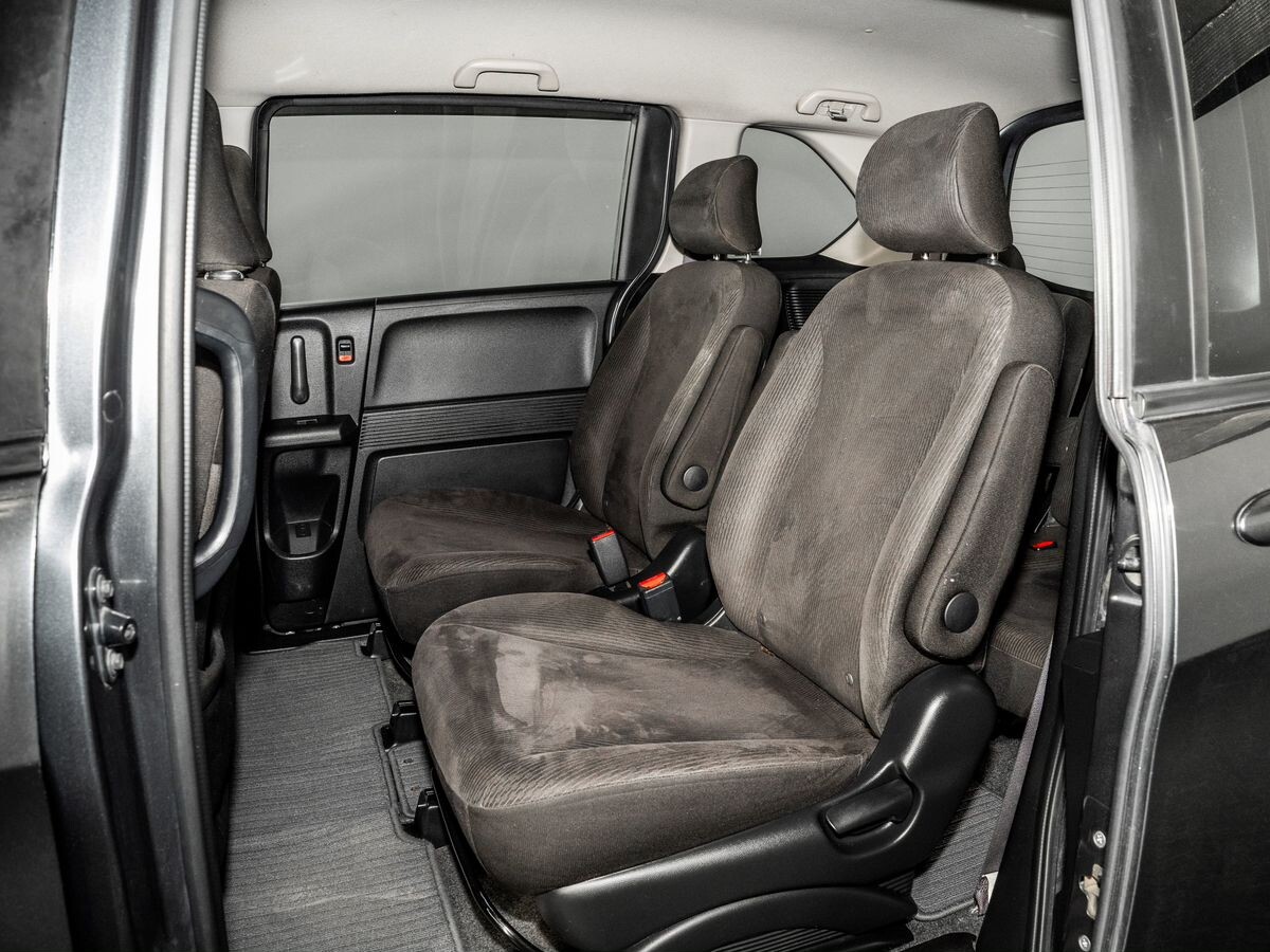 Honda Freed 2011 - фото автомобиля