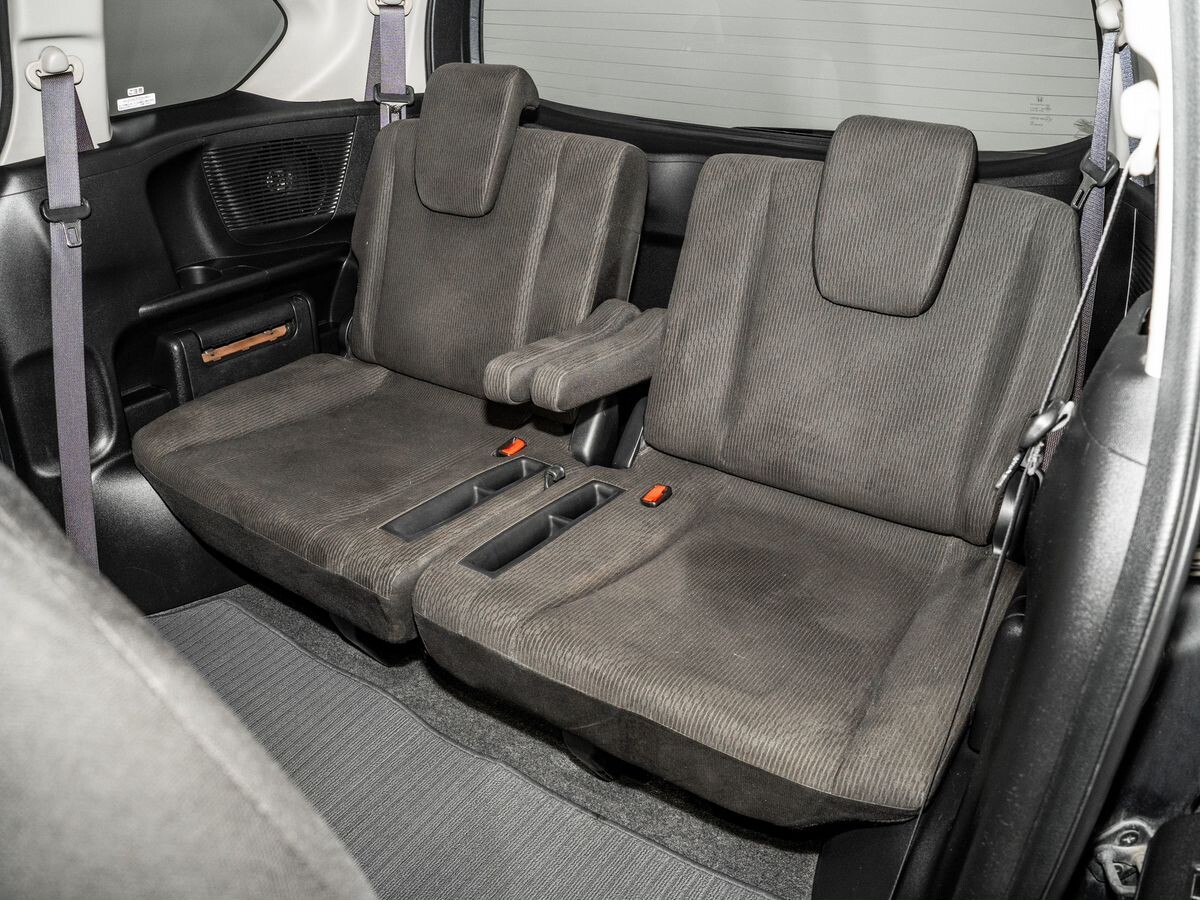 Honda Freed 2011 - фото автомобиля