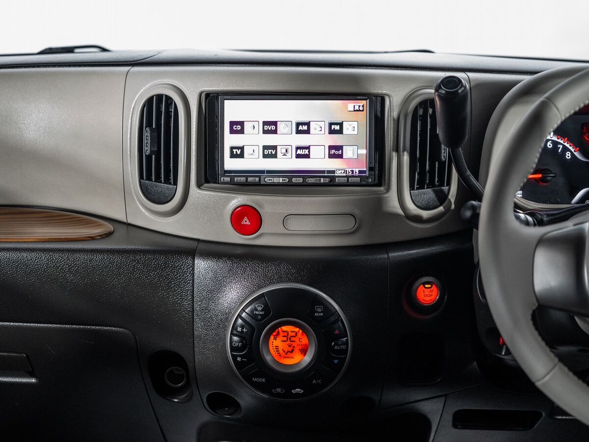 Nissan Cube 2010 - фото автомобиля