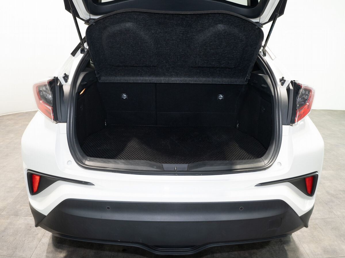 Toyota C-HR 2017 - фото автомобиля