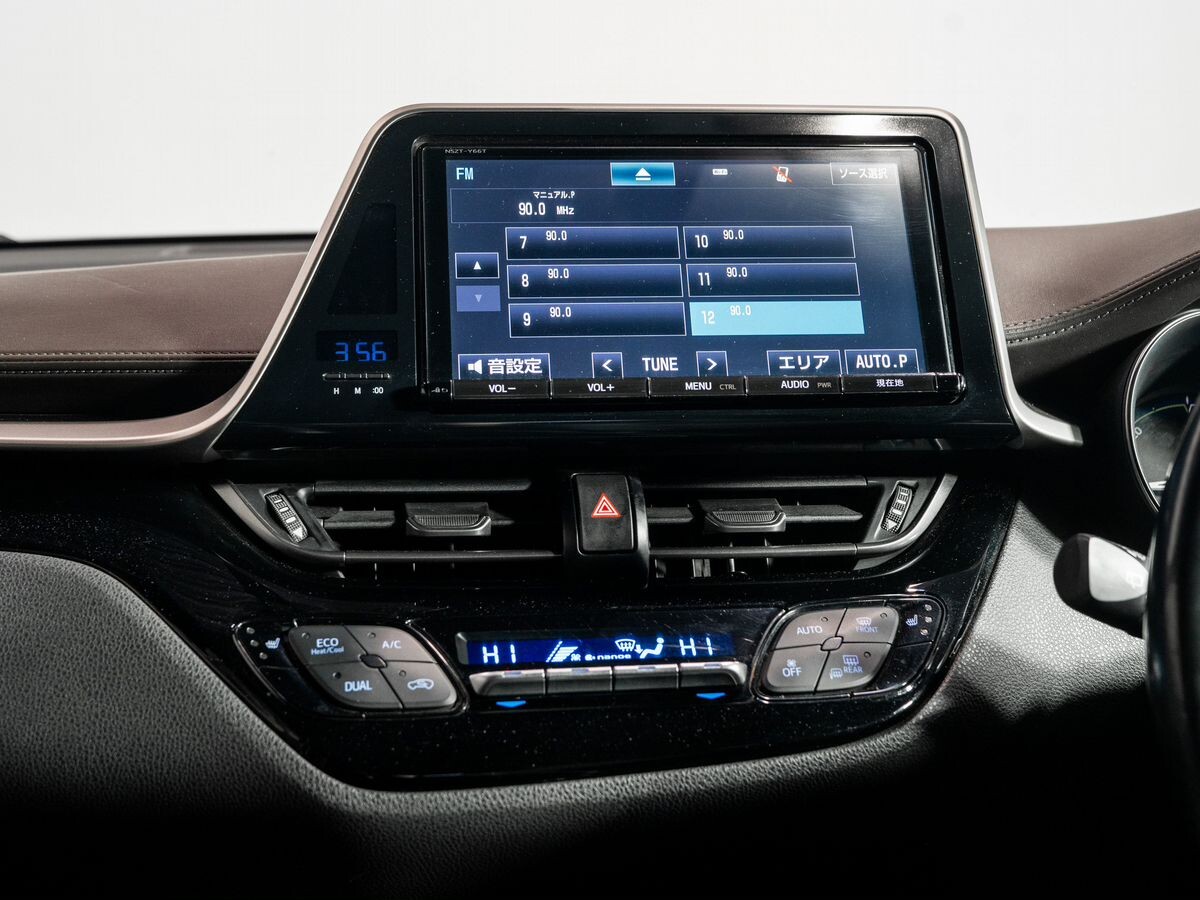 Toyota C-HR 2017 - фото автомобиля