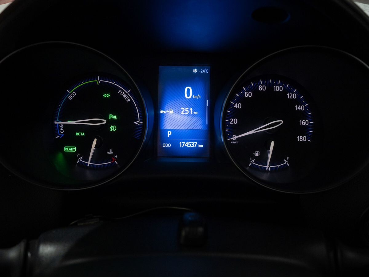 Toyota C-HR 2017 - фото автомобиля