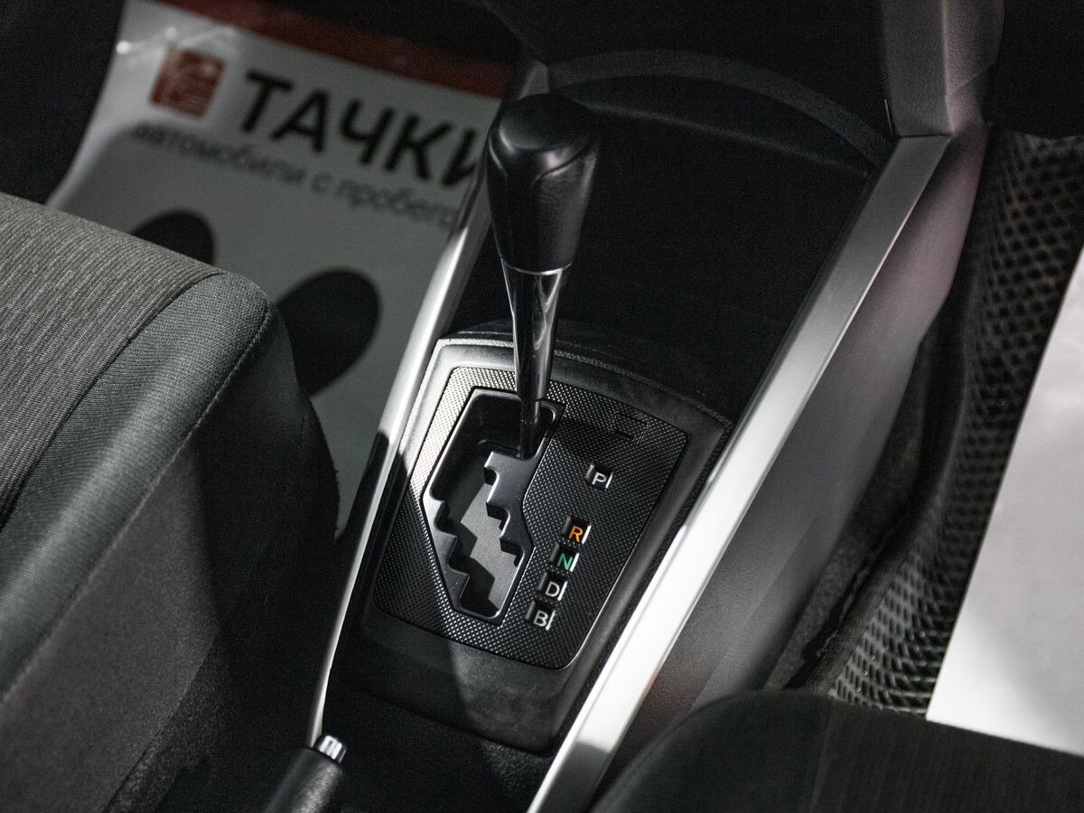 Toyota Corolla 2015 - фото автомобиля