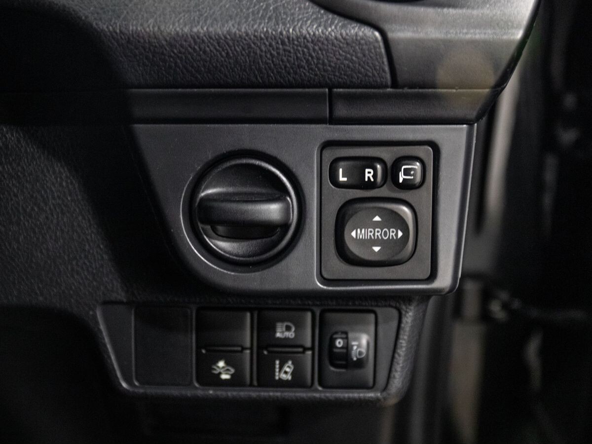 Toyota Corolla 2015 - фото автомобиля