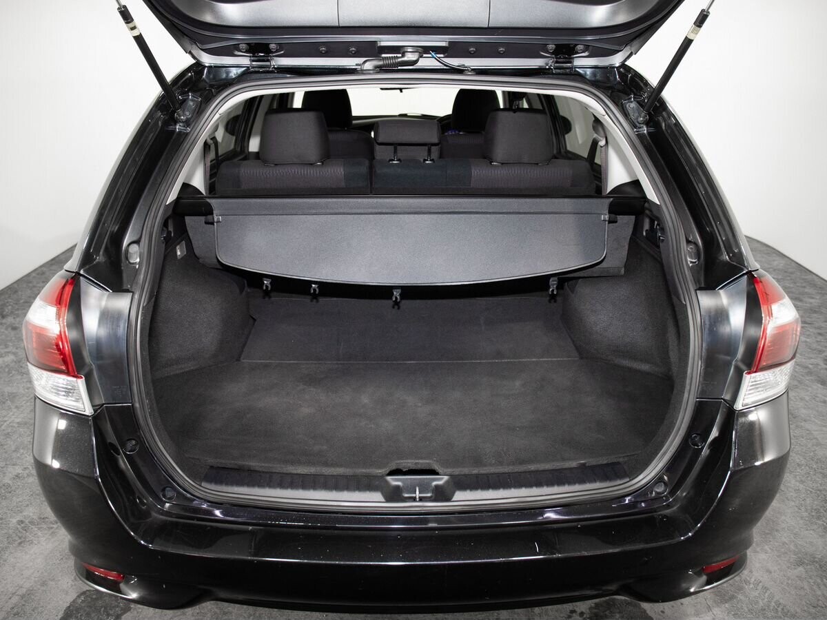 Toyota Corolla 2015 - фото автомобиля