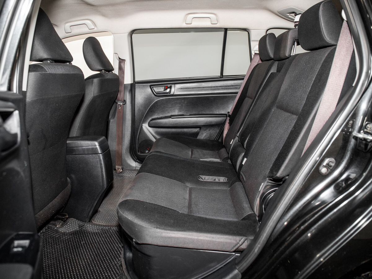 Toyota Corolla 2015 - фото автомобиля