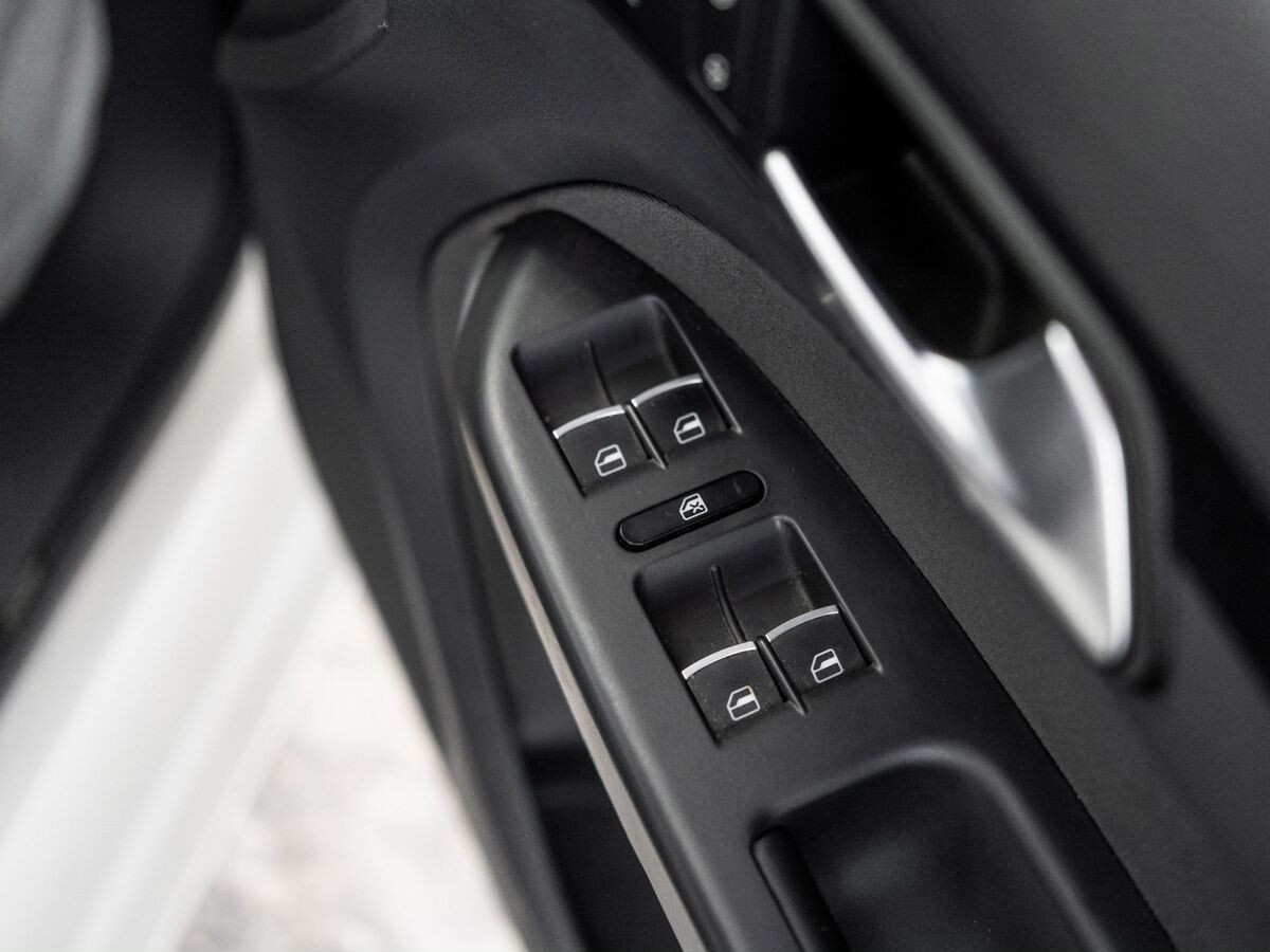 Volkswagen Touran 2011 - фото автомобиля