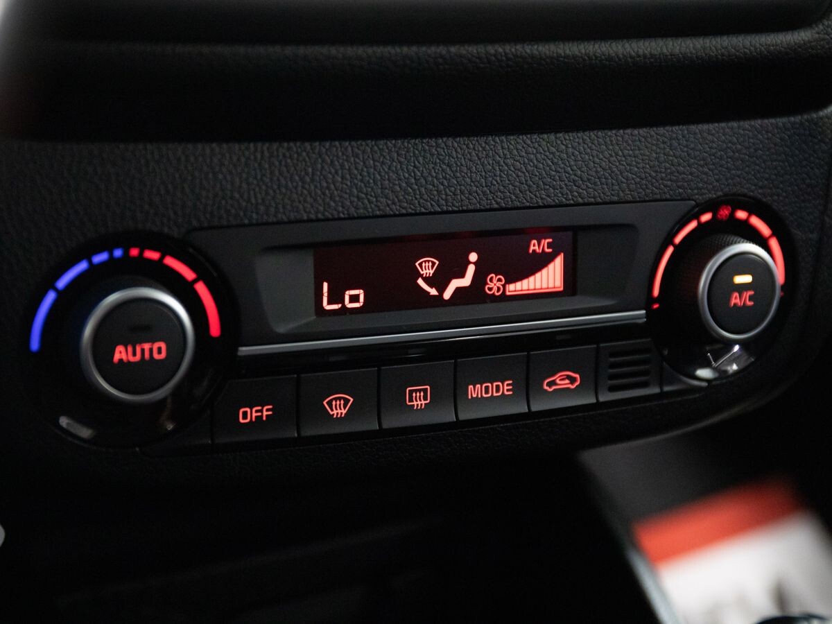 Kia Rio 2015 - фото автомобиля