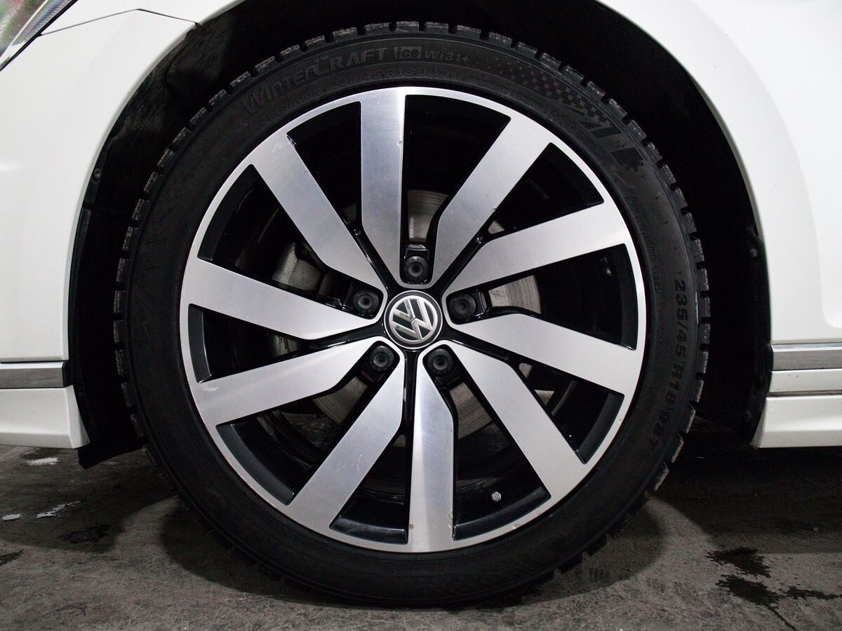 Volkswagen Passat 2015 - фото автомобиля