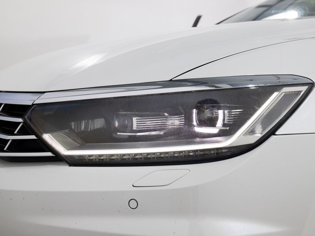 Volkswagen Passat 2015 - фото автомобиля