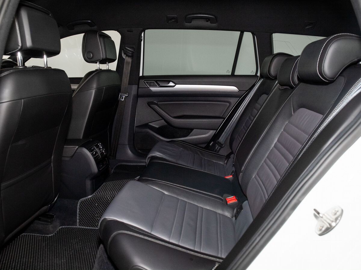 Volkswagen Passat 2015 - фото автомобиля