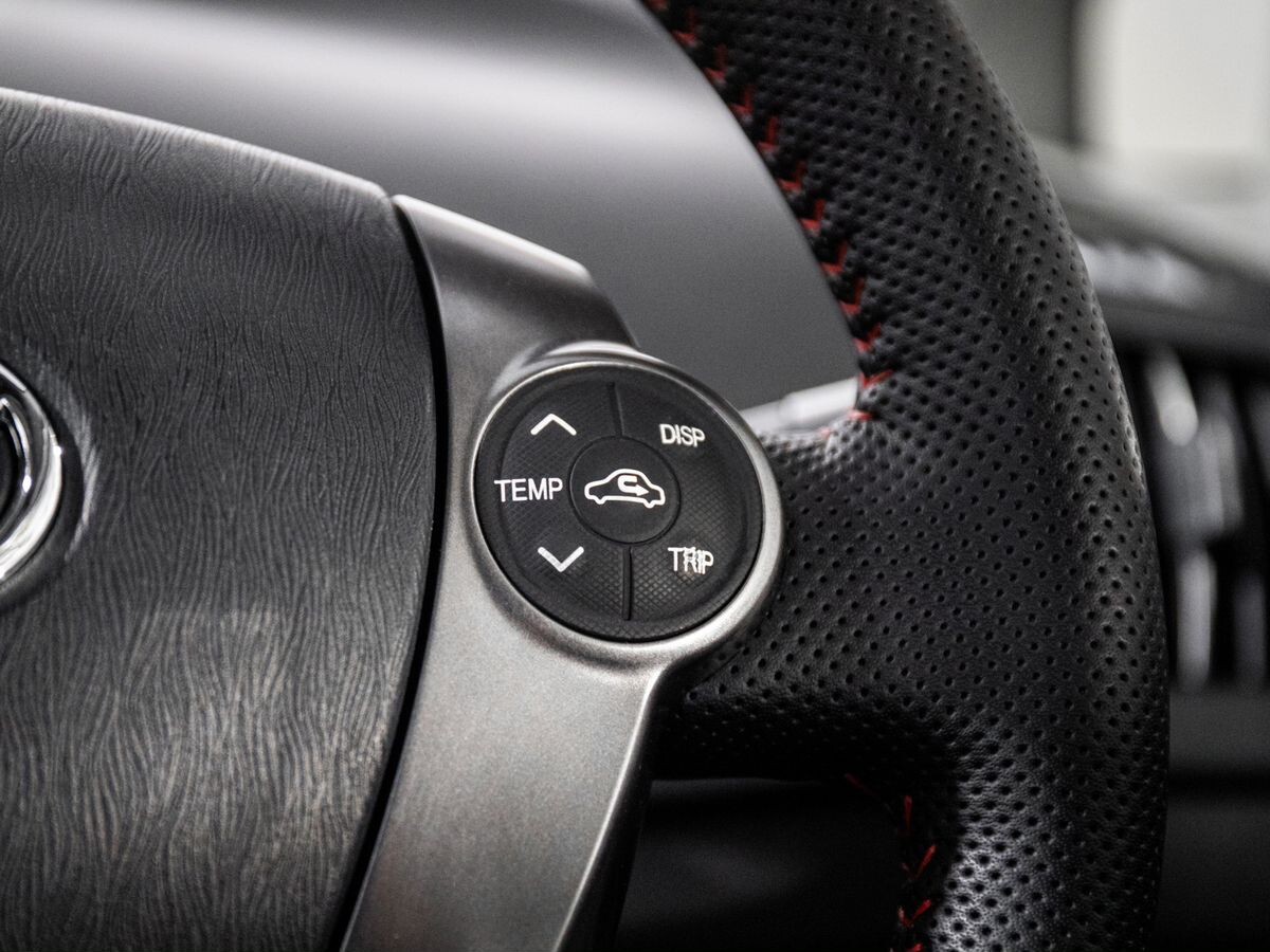 Toyota Prius 2014 - фото автомобиля