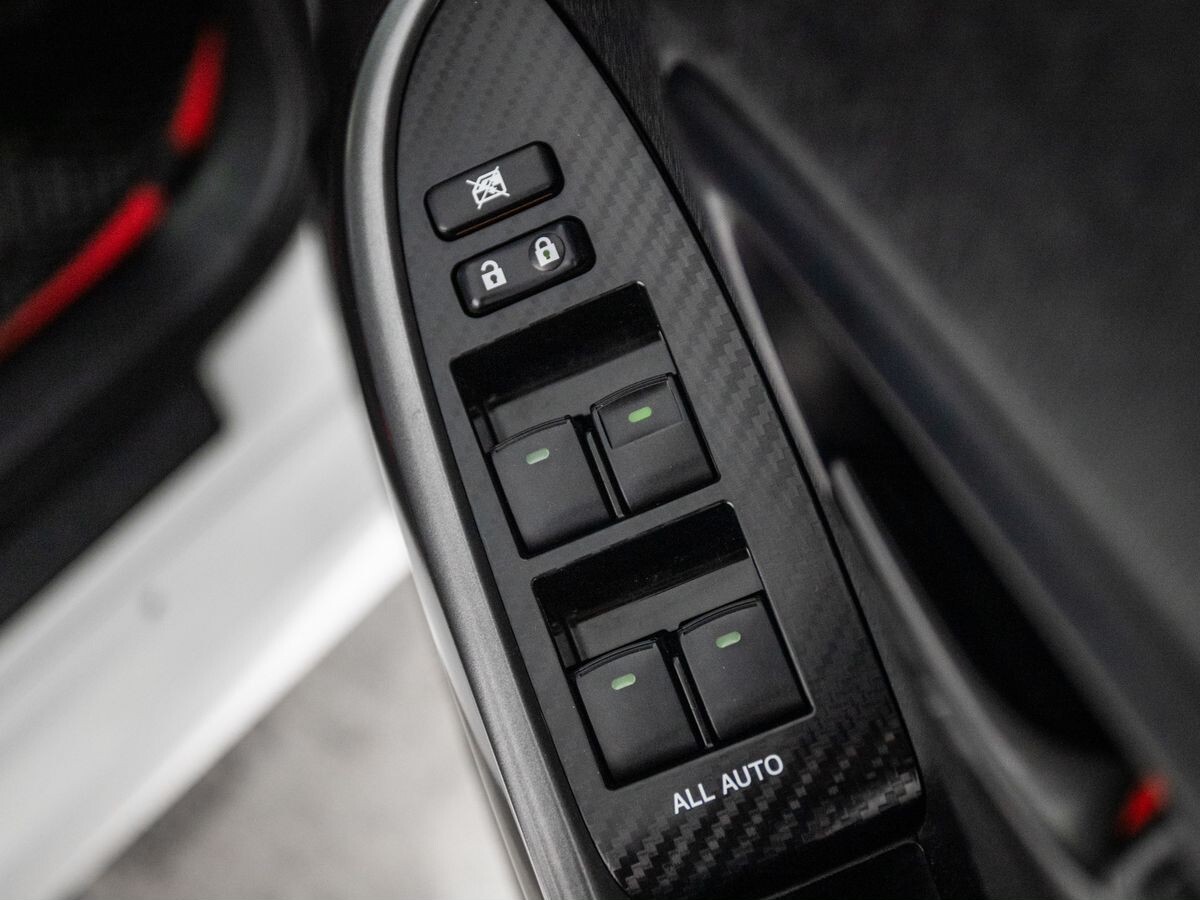 Toyota Prius 2014 - фото автомобиля