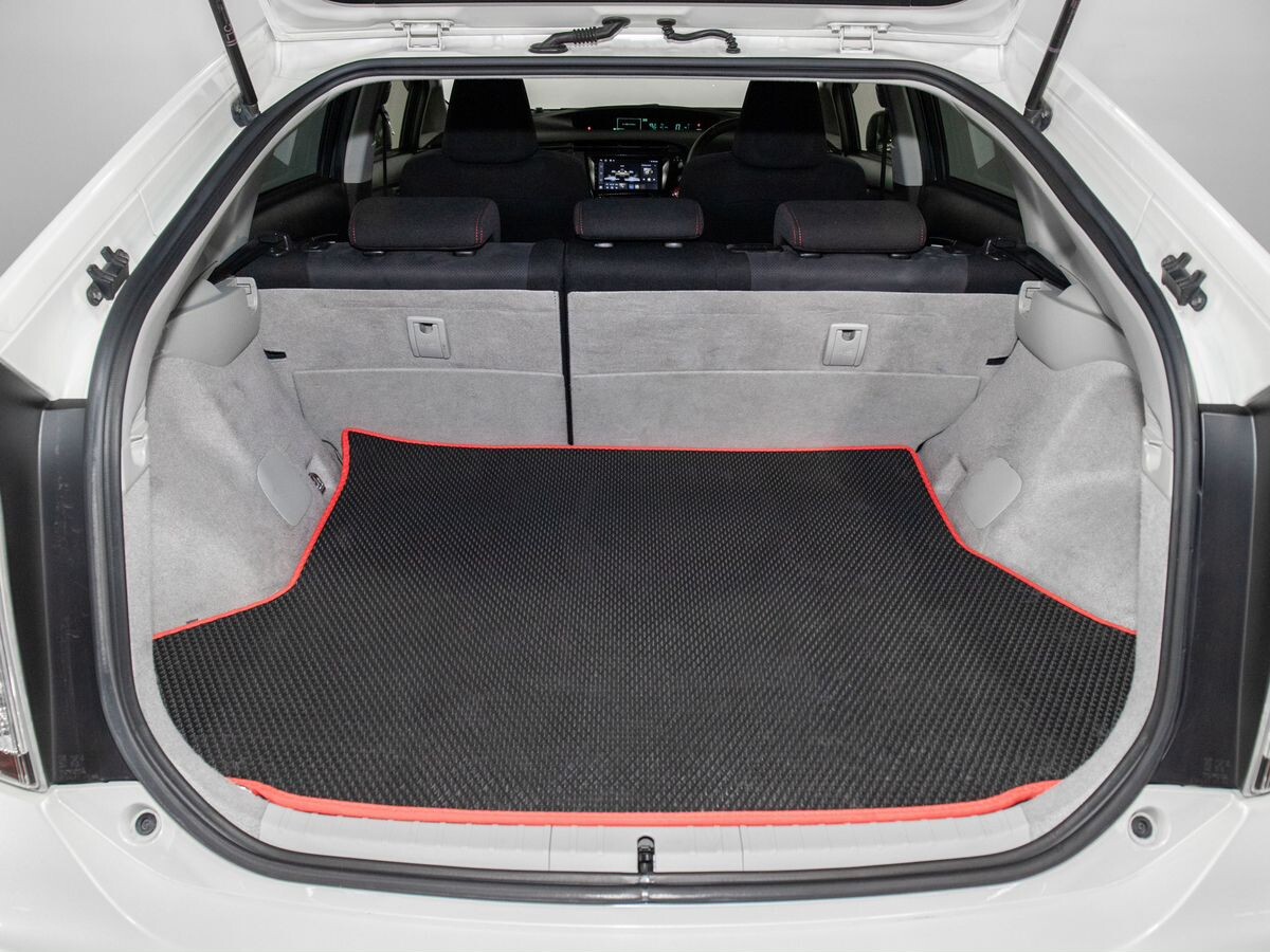 Toyota Prius 2014 - фото автомобиля