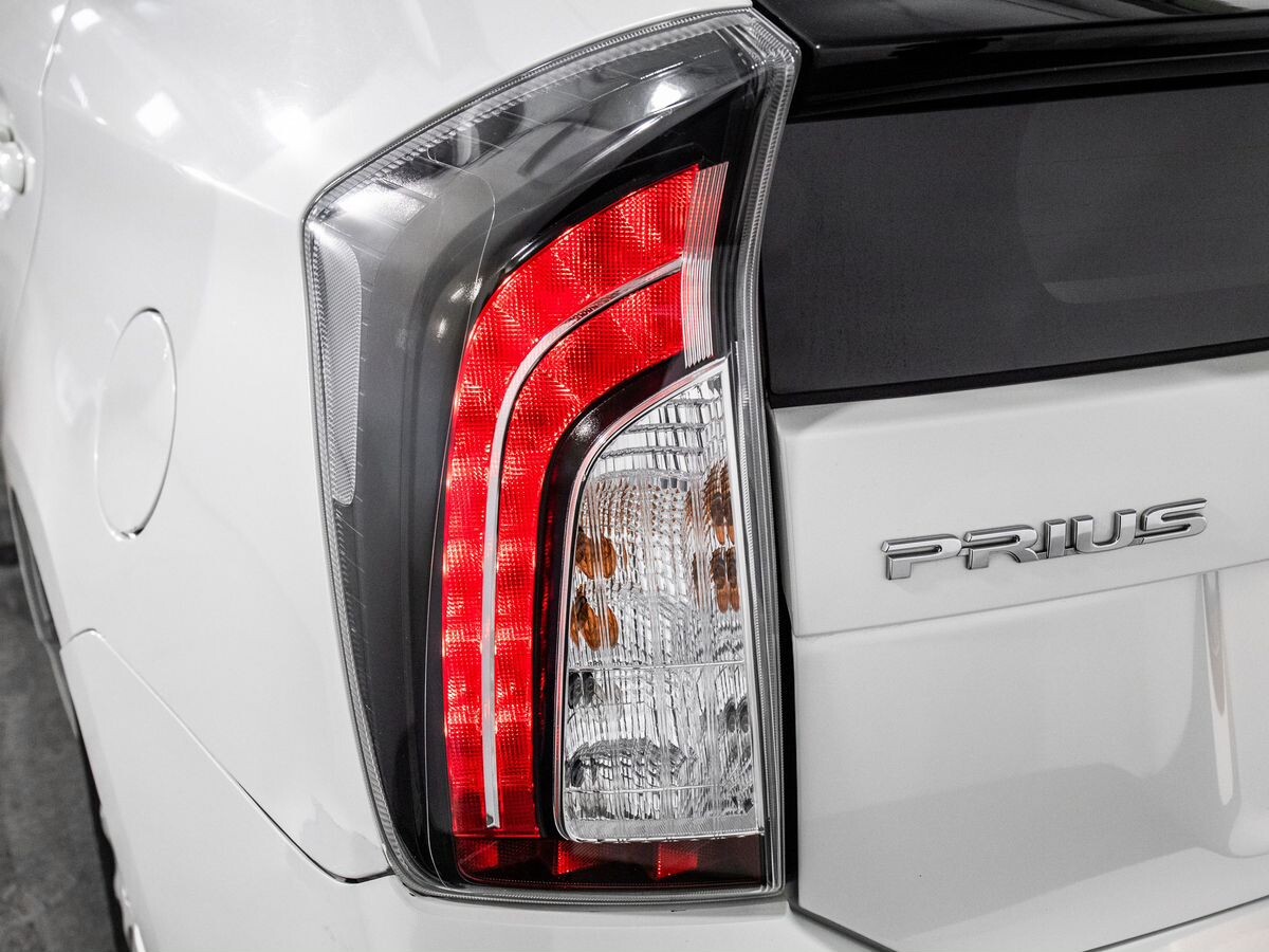 Toyota Prius 2014 - фото автомобиля