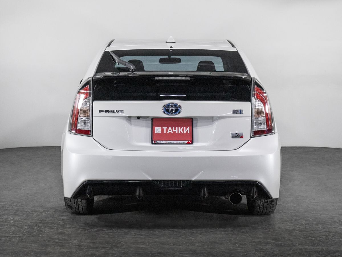 Toyota Prius 2014 - фото автомобиля