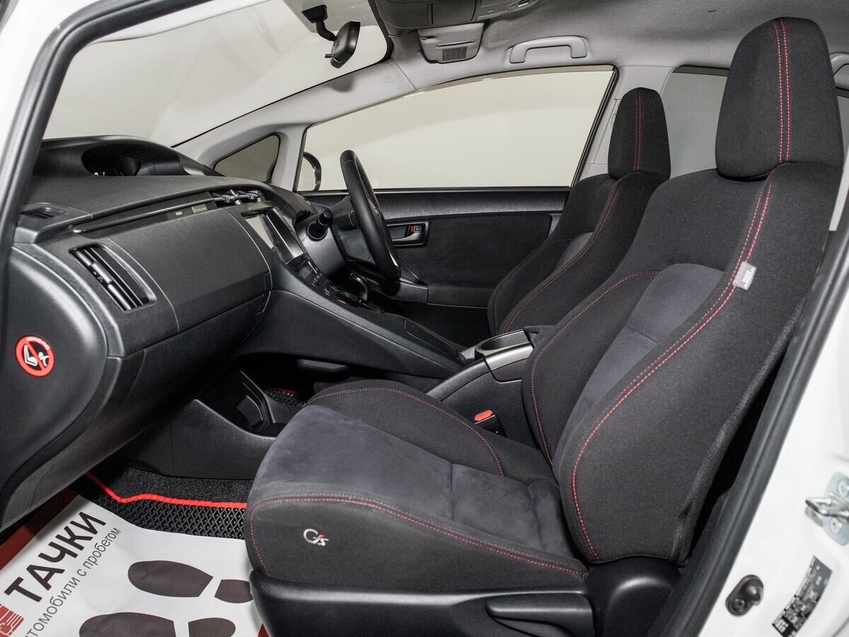 Toyota Prius 2014 - фото автомобиля