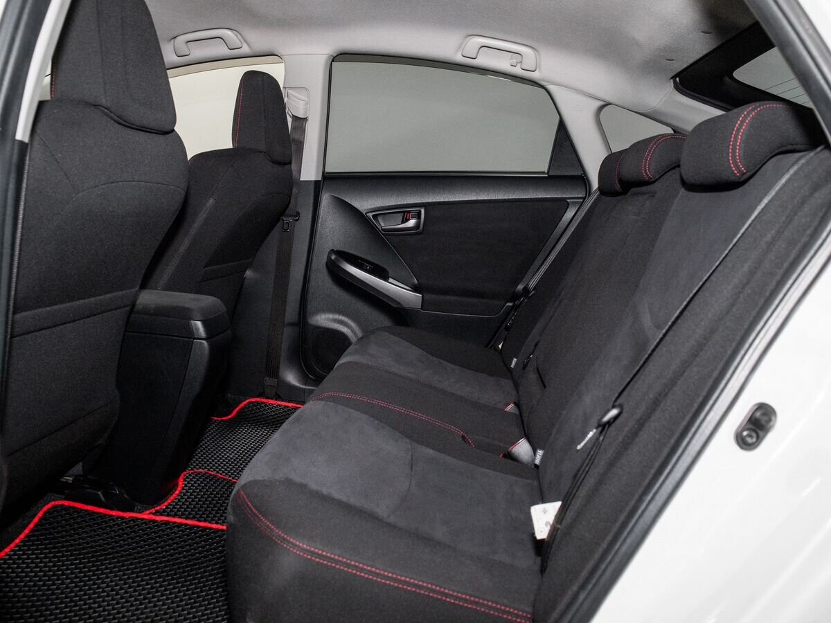 Toyota Prius 2014 - фото автомобиля