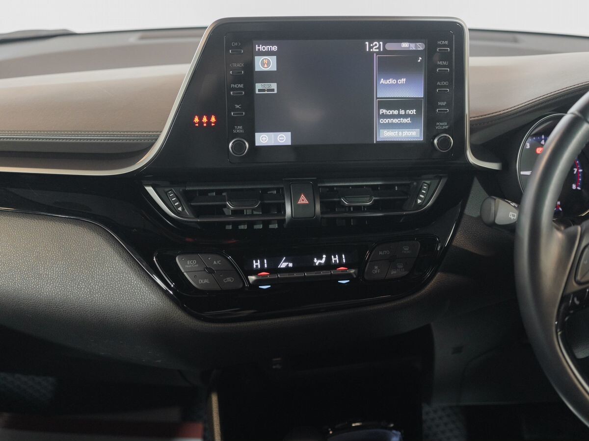 Toyota C-HR 2020 - фото автомобиля