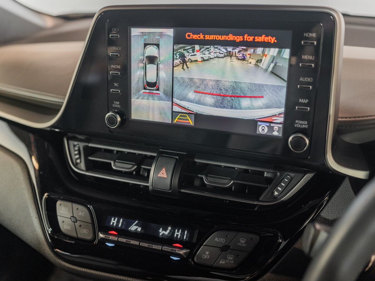 Toyota C-HR 2020 - фото автомобиля