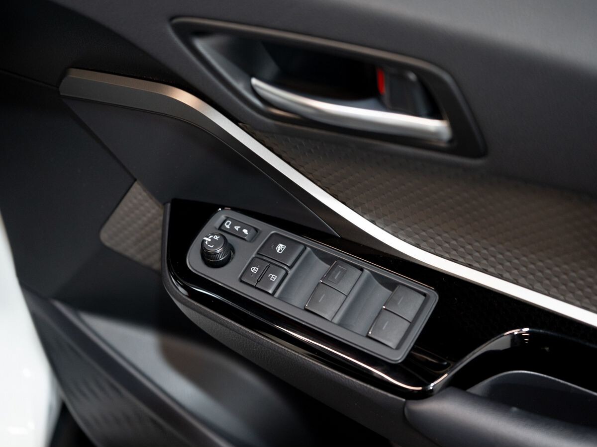 Toyota C-HR 2020 - фото автомобиля