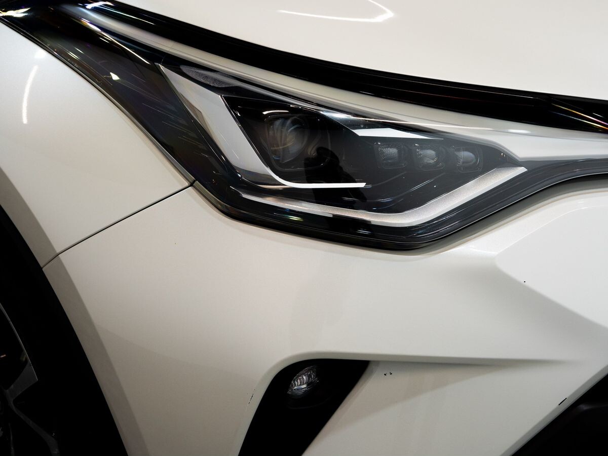 Toyota C-HR 2020 - фото автомобиля