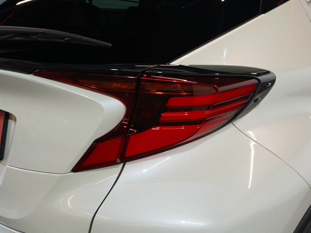 Toyota C-HR 2020 - фото автомобиля