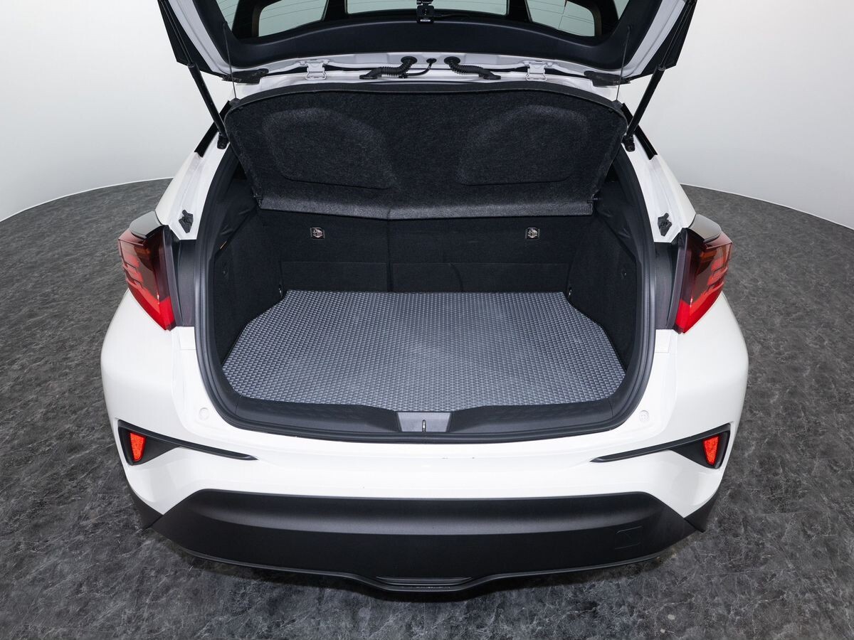 Toyota C-HR 2020 - фото автомобиля