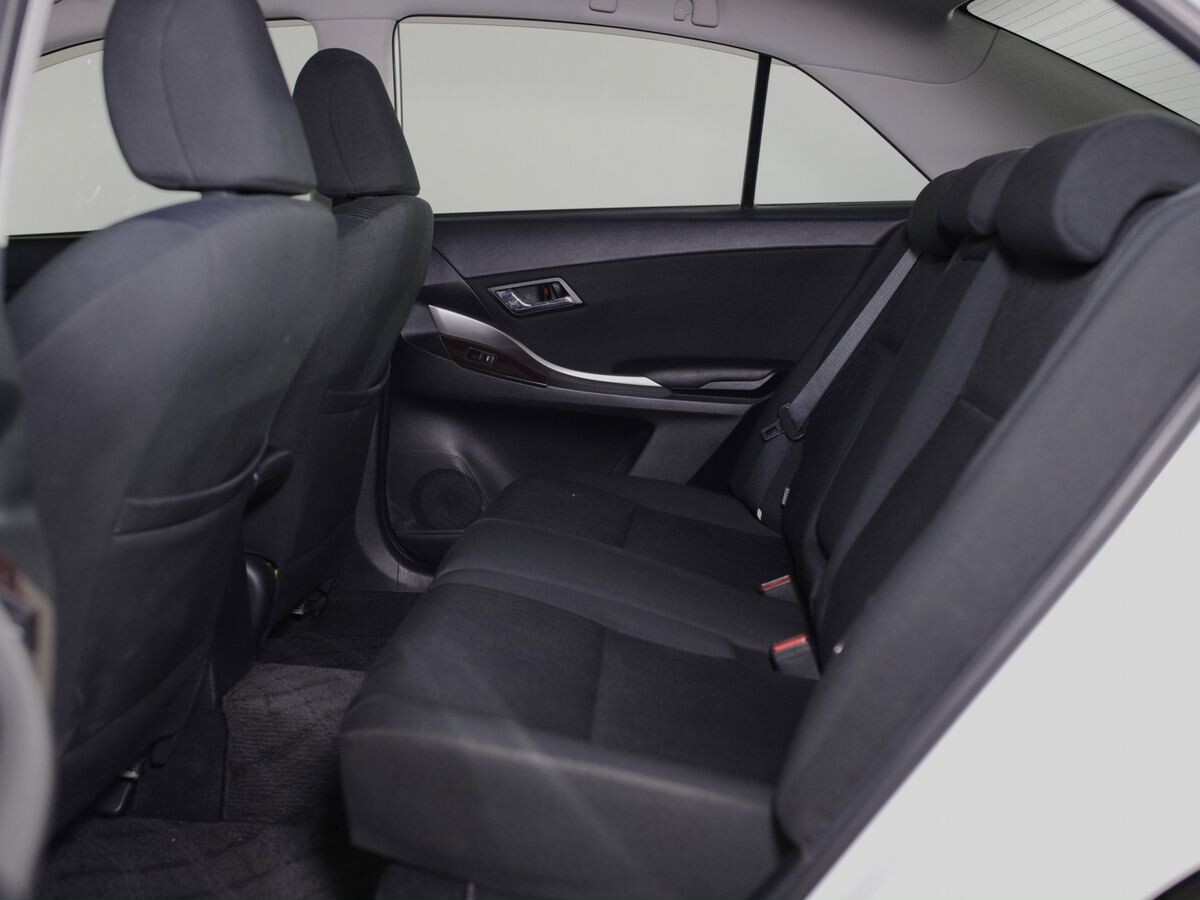 Toyota Premio 2016 - фото автомобиля