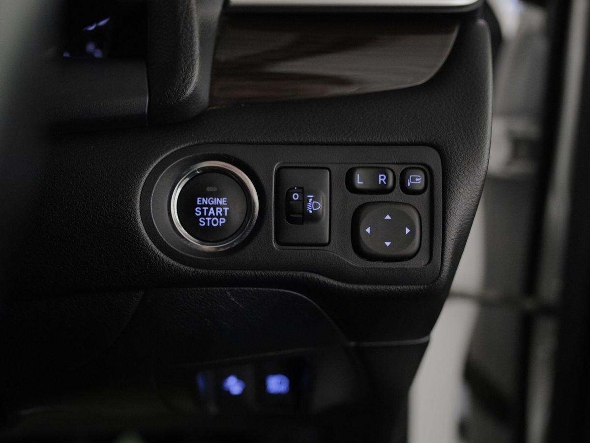 Toyota Premio 2016 - фото автомобиля