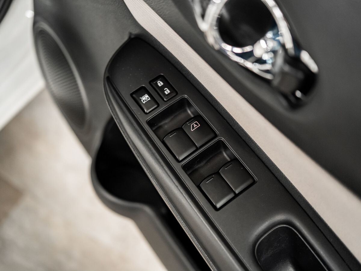 Nissan Note 2019 - фото автомобиля