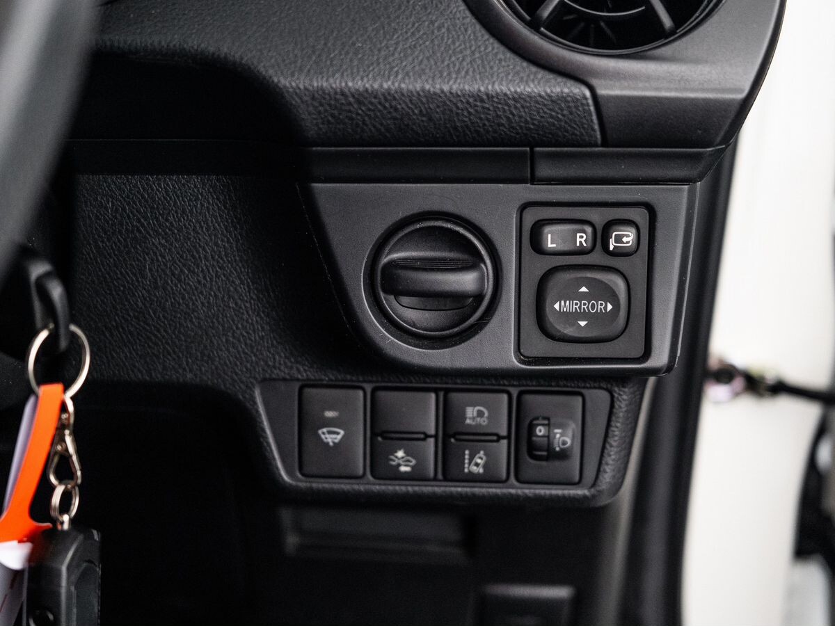 Toyota Corolla 2017 - фото автомобиля