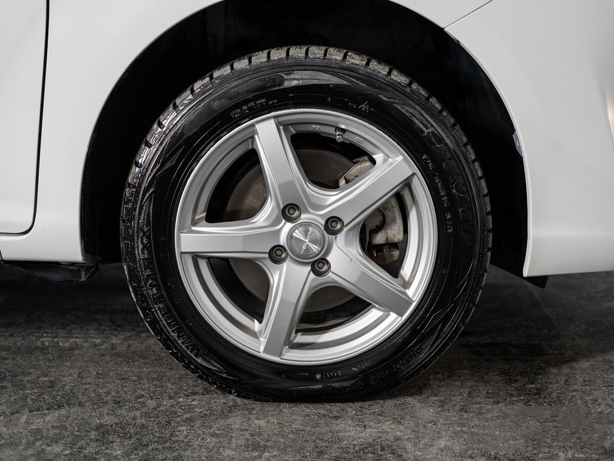 Toyota Corolla 2017 - фото автомобиля