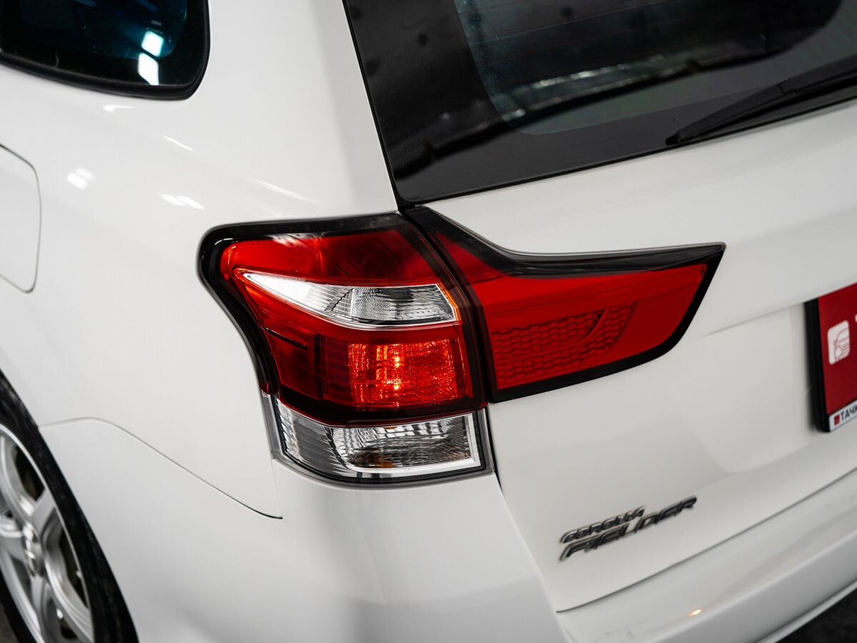 Toyota Corolla 2017 - фото автомобиля