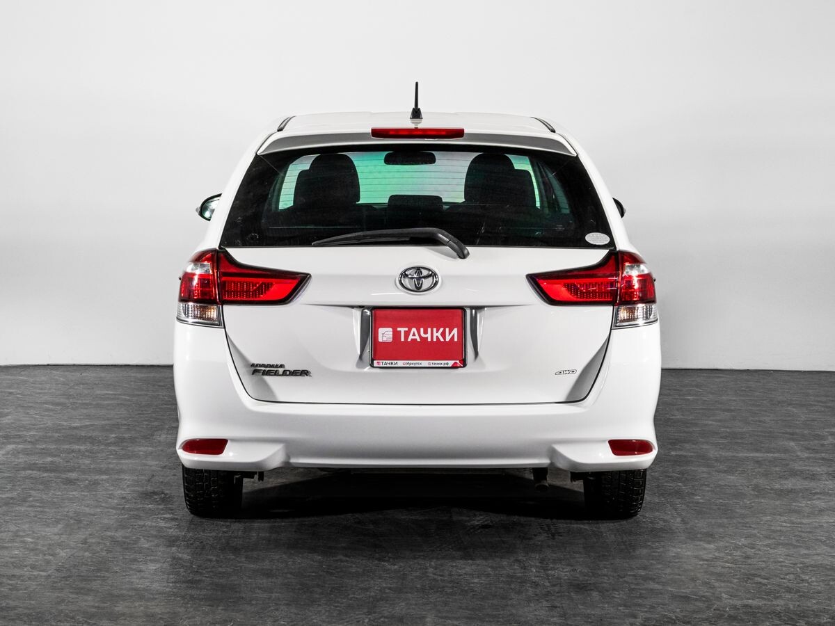 Toyota Corolla 2017 - фото автомобиля