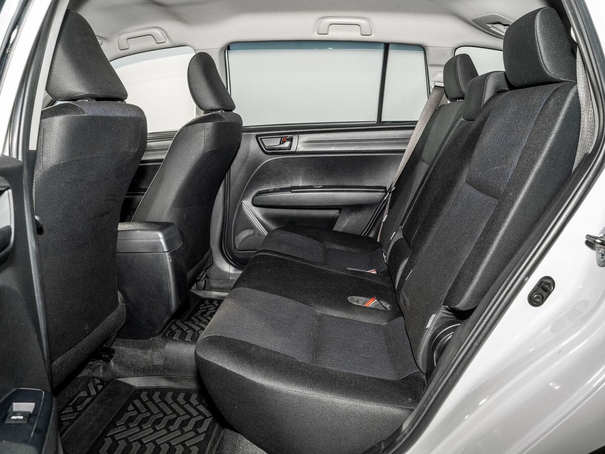 Toyota Corolla 2017 - фото автомобиля